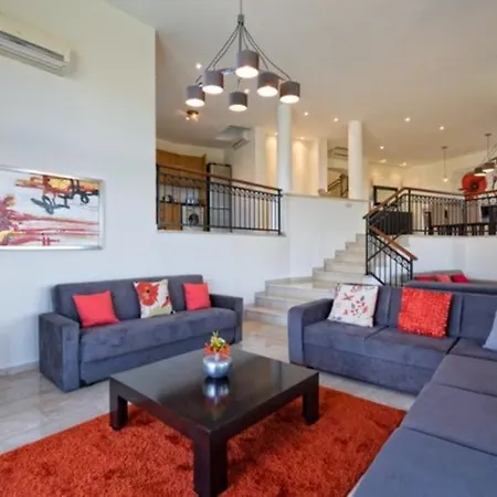 “you And Your Family Will Love This Private Villa″ - Pyla *
